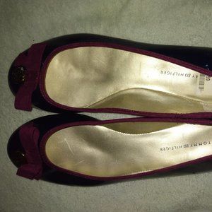 Tommy Hilfiger Navy Patent Leather, Velvet burgundy details ~7.5~